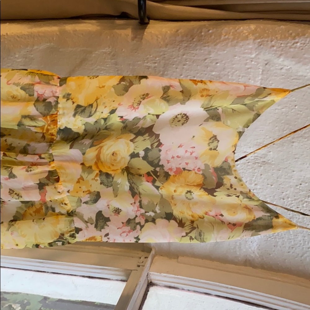 Romper - Picture 2 of 5